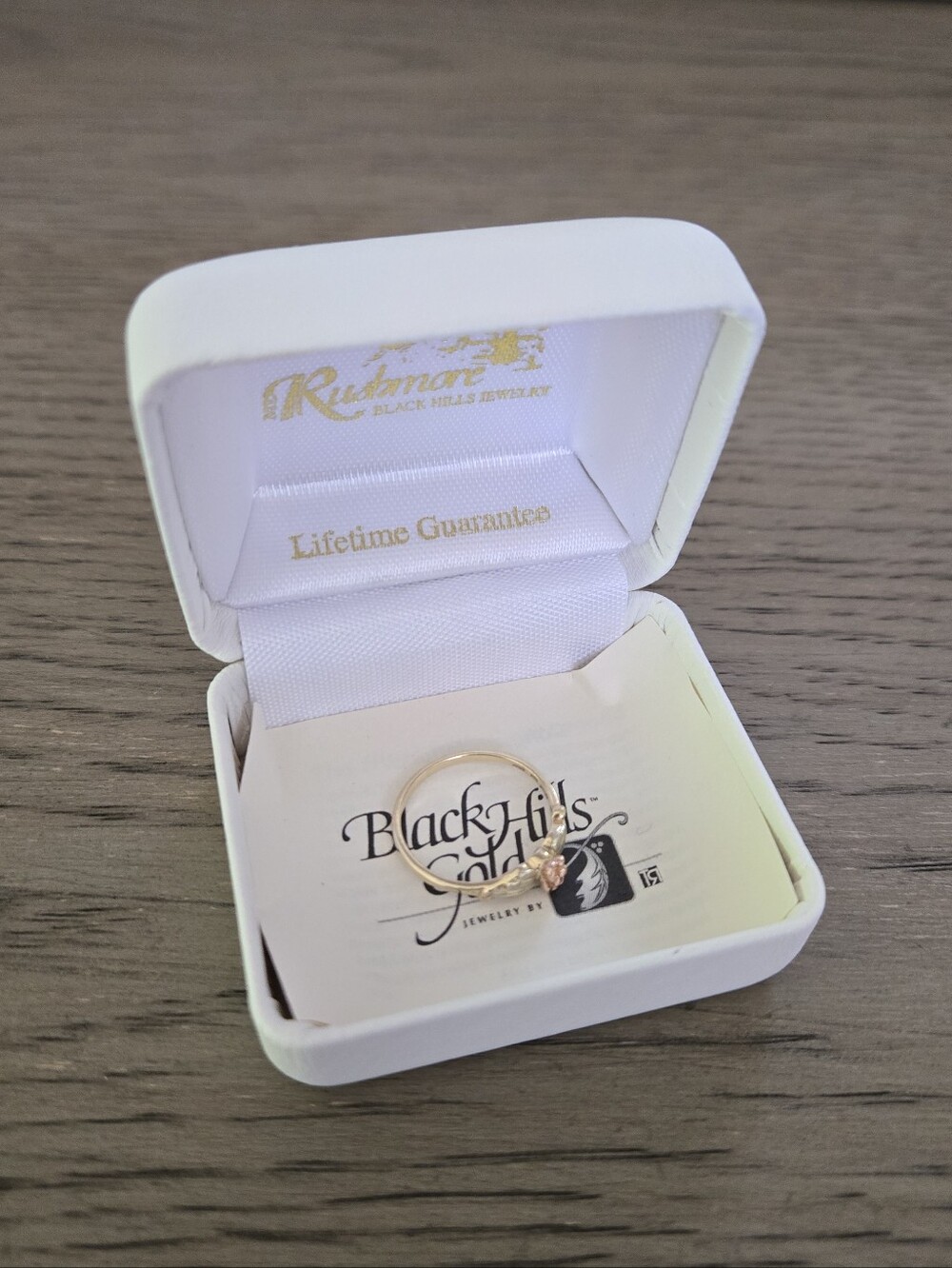 Black Hills Gold 10k/12k Gold Rose Ring - Picture 13 of 13